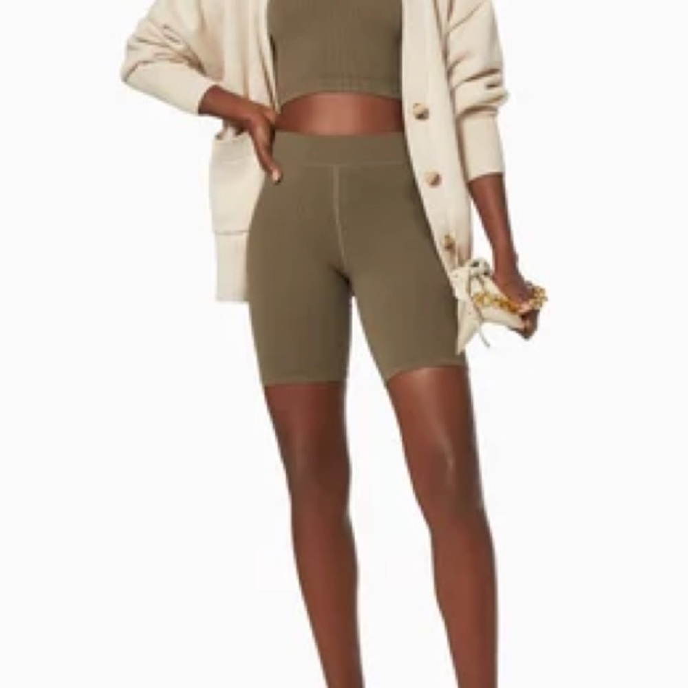 Good American Women's Shorts